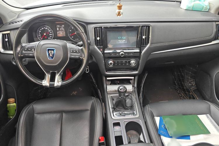 Used Roewe i6 2017 20T Manual Luxury Edition Interior 2