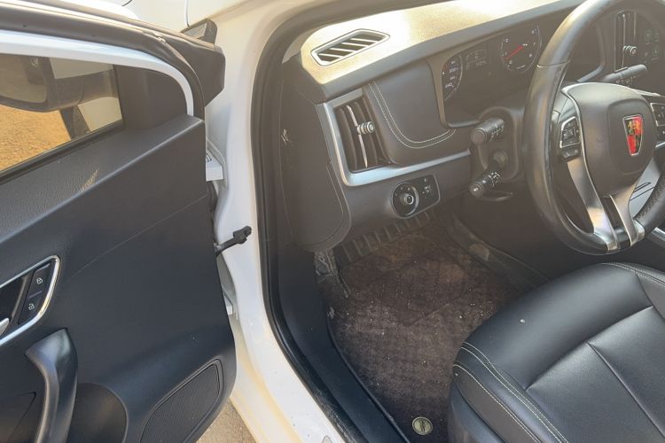 Used Roewe i6 2017 20T Automatic Internet Smart Edition Interior 2