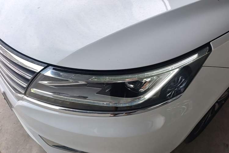 Used Roewe i6 2017 20T Automatic Internet ZhiZun Edition Left Front Headlight