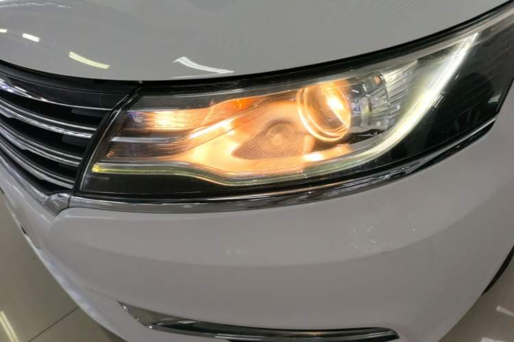 Used Roewe i6 2017 20T Automatic Internet Smart Edition Left Front Headlight