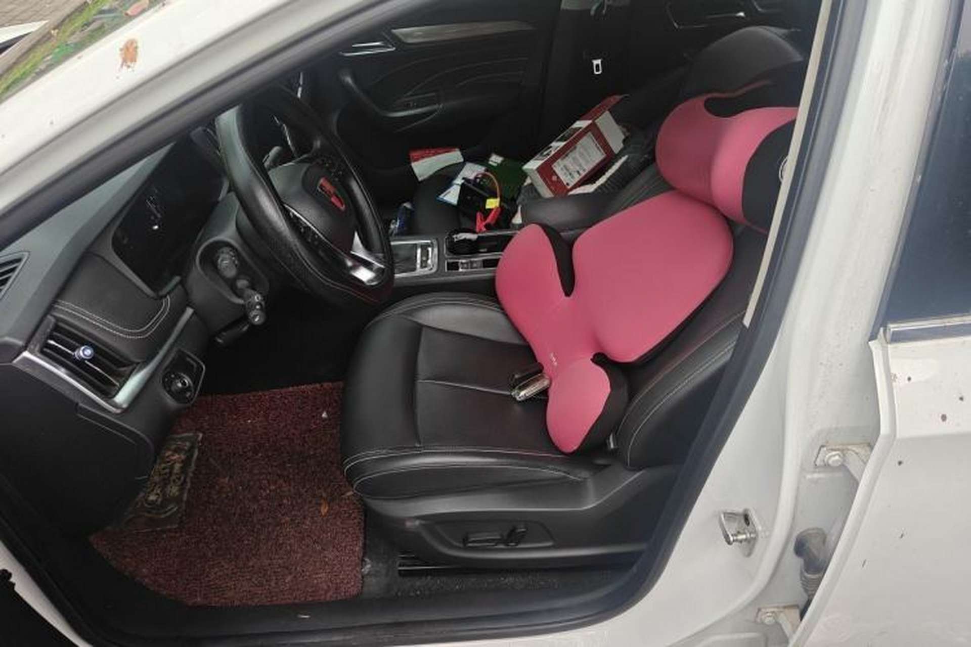 Used Roewe i6 2017 20T Automatic Internet ZhiZun Edition Left Front Seat