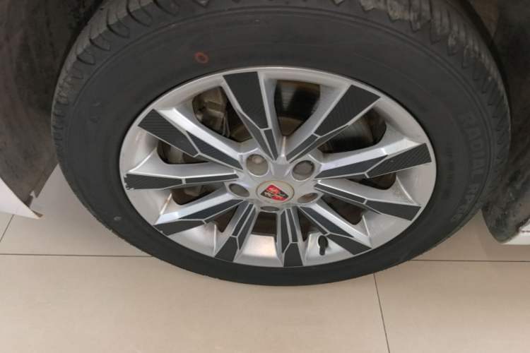 Used Roewe i6 2017 20T Automatic Internet Smart Edition Left Front Wheel Hub