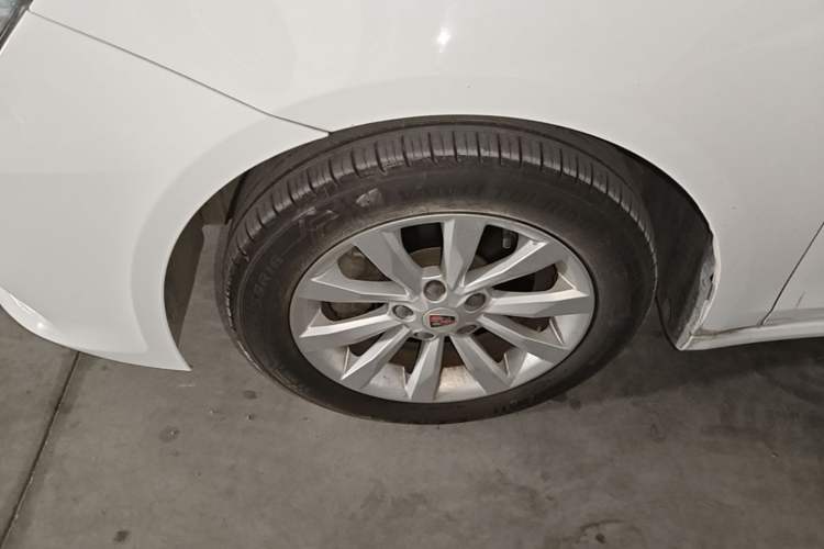 Used Roewe i6 2017 20T Automatic Flagship Edition Left Front Wheel Hub