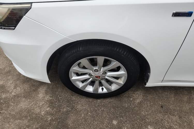 Used Roewe i6 2017 20T Automatic Internet Smart Edition Left Front Wheel Hub