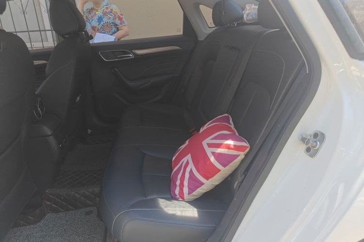 Used Roewe i6 2017 20T Automatic Internet ZhiZun Edition Left Rear Seat