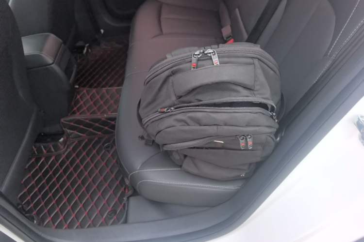 Used Roewe i6 2017 20T Manual Luxury Edition Left Rear Seat