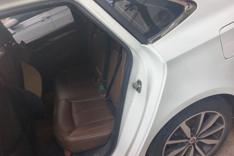 Used Roewe i6 2017 20T Automatic Internet ZhiZun Edition Left Rear Seat
