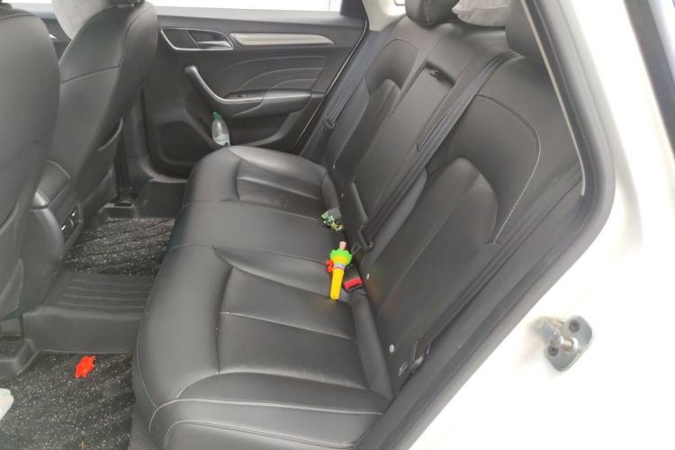 Used Roewe i6 2017 20T Automatic Internet ZhiZun Edition Left Rear Seat
