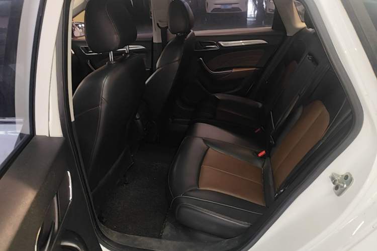 Used Roewe i6 2017 20T Automatic Internet Smart Edition Left Rear Seat