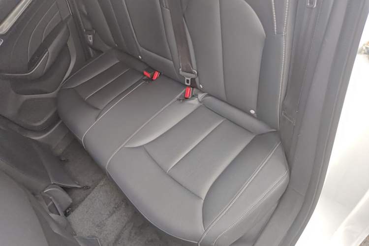 Used Roewe i6 2017 20T Automatic Internet Smart Edition Left Rear Seat