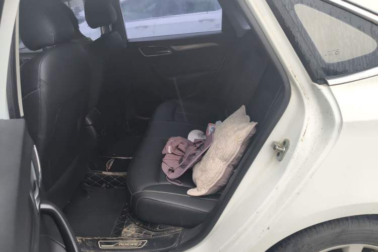 Used Roewe i6 2017 20T Automatic Internet Smart Edition Left Rear Seat