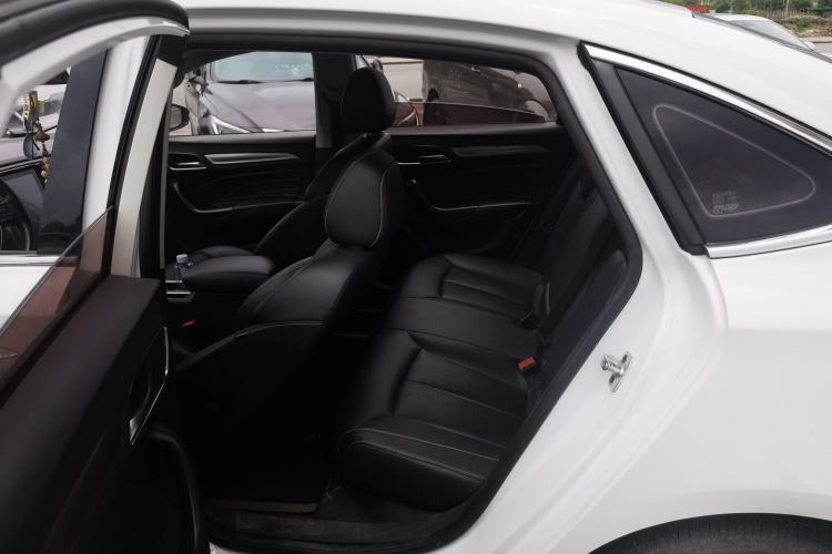 Used Roewe i6 2017 20T Automatic Internet Smart Edition Left Rear Seat