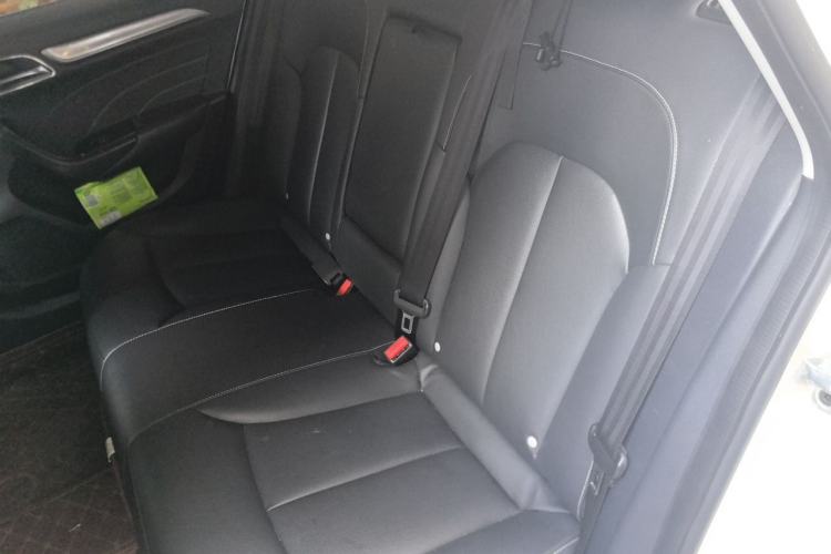 Used Roewe i6 2017 20T Automatic Internet ZhiZun Edition Left Rear Seat