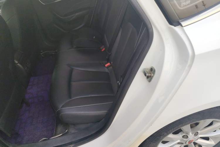 Used Roewe i6 2017 20T Automatic Internet Smart Edition Left Rear Seat