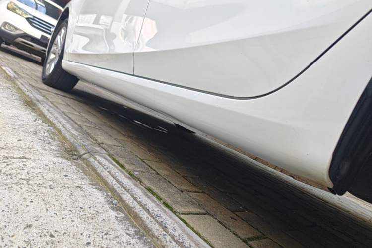Used Roewe i6 2017 20T Automatic Internet Smart Edition Left Side Sill