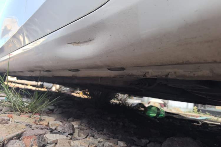 Used Roewe i6 2017 20T Automatic Flagship Edition Left Side Sill