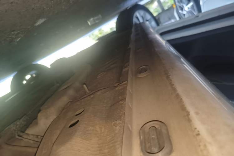 Used Roewe i6 2017 20T Automatic Flagship Edition Left Side Sill
