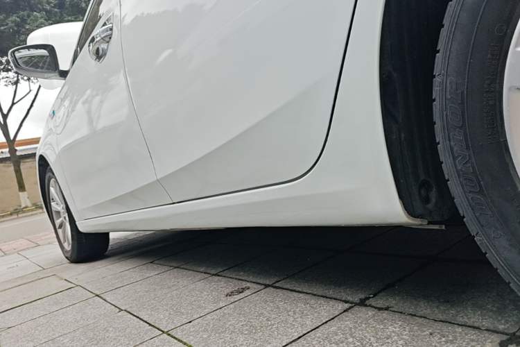 Used Roewe i6 2017 20T Automatic Flagship Edition Left Side Sill