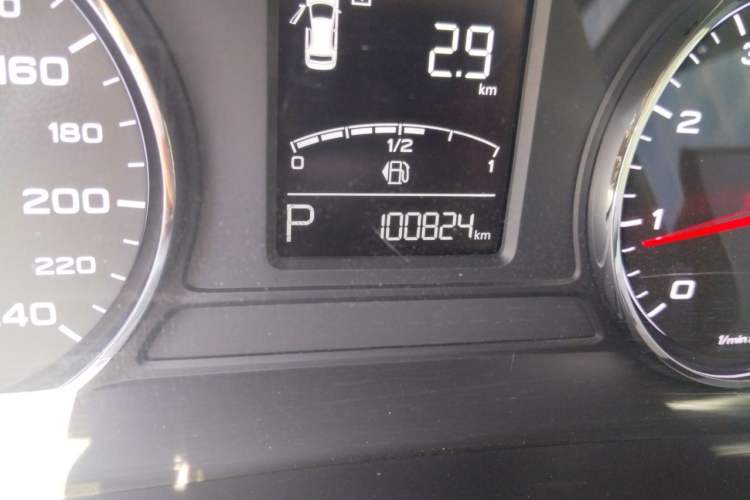 Used Roewe i6 2017 20T Automatic Internet Smart Edition Odometer Close Up