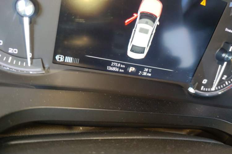 Used Roewe i6 2017 20T Automatic Internet ZhiZun Edition Odometer Close Up
