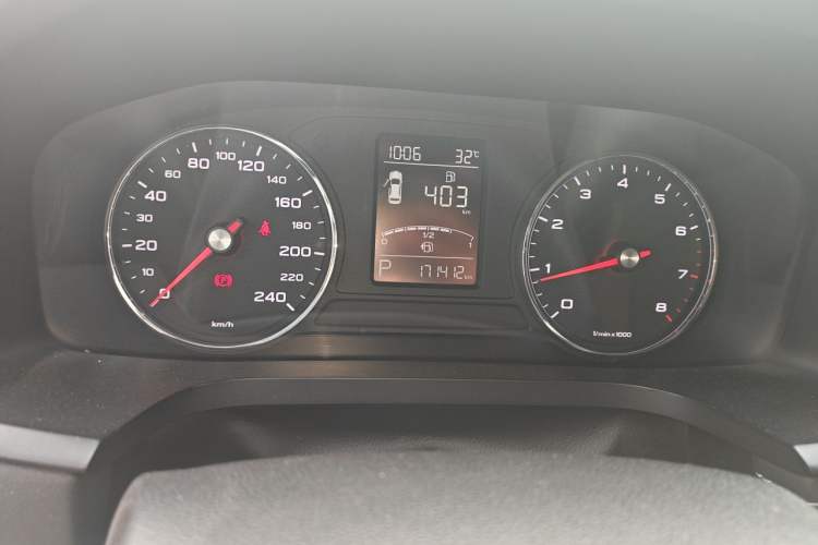 Used Roewe i6 2017 20T Automatic Flagship Edition Odometer Close Up