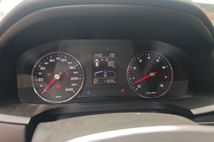 Used Roewe i6 2017 20T Automatic Flagship Edition Odometer Close Up