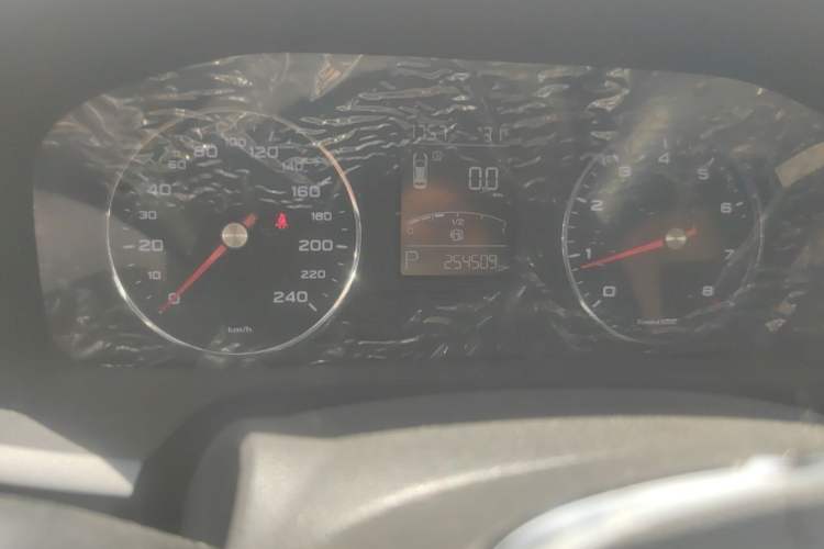 Used Roewe i6 2017 20T Automatic Flagship Edition Odometer Close Up
