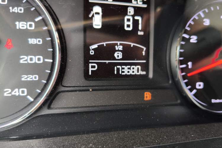 Used Roewe i6 2017 20T Automatic Internet Smart Edition Odometer Close Up