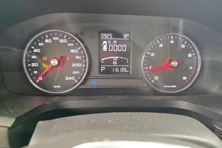 Used Roewe i6 2017 20T Automatic Internet Smart Edition Odometer Close Up