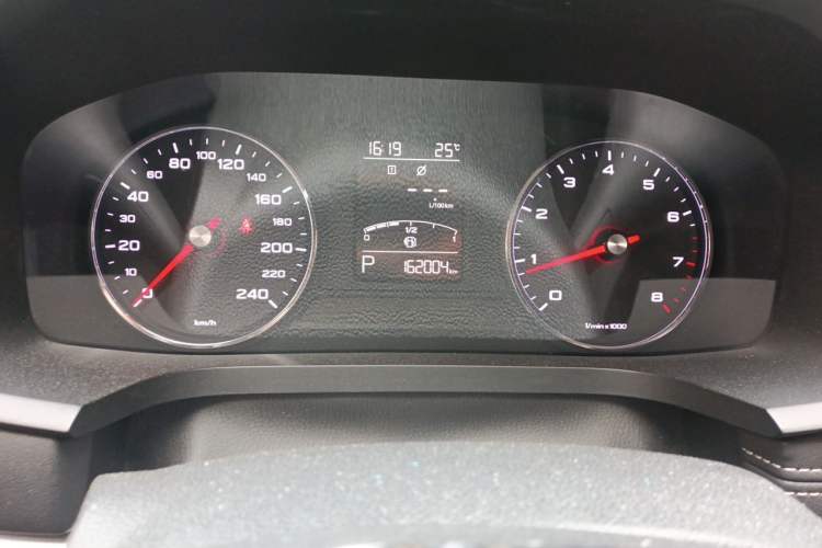 Used Roewe i6 2017 20T Automatic Internet Smart Edition Odometer Close Up