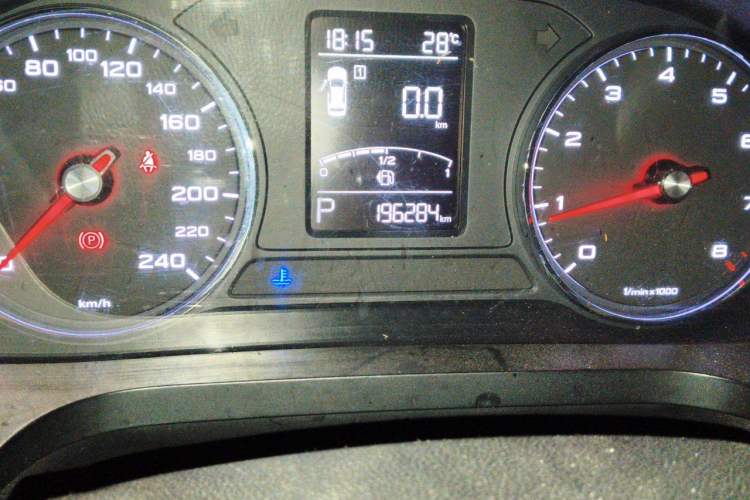 Used Roewe i6 2017 20T Automatic Flagship Edition Odometer Close Up