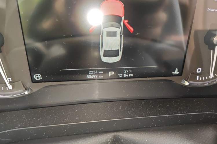 Used Roewe i6 2017 20T Automatic Internet ZhiZun Edition Odometer Close Up