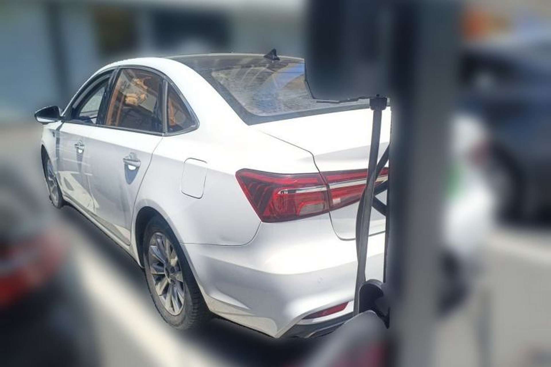 Used Roewe i6 2017 20T Automatic Flagship Edition Rear Left 45 Deg