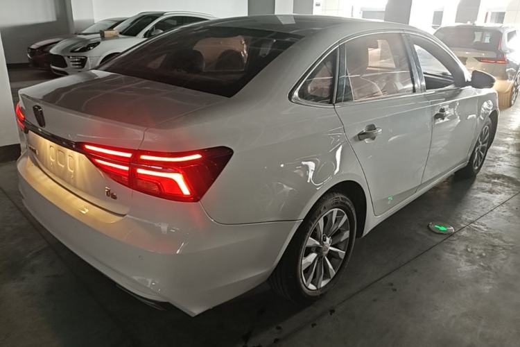 Used Roewe i6 2017 20T Automatic Flagship Edition Rear Right 45 Deg