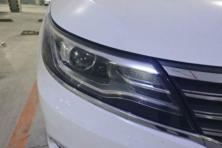 Used Roewe i6 2017 20T Automatic Flagship Edition Right Front Headlight