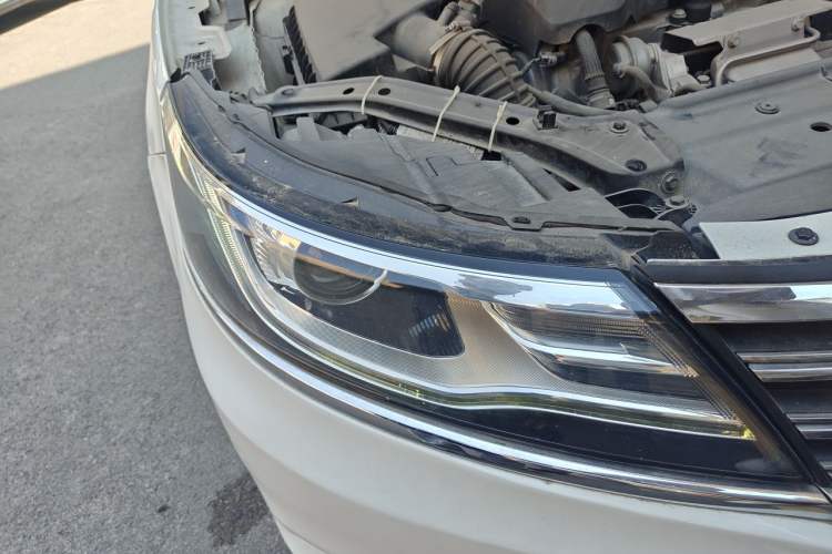Used Roewe i6 2017 20T Manual Luxury Edition Right Front Headlight
