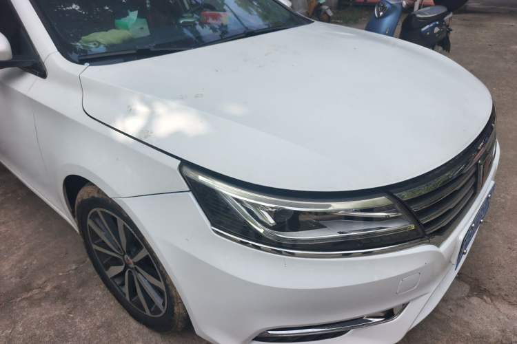 Used Roewe i6 2017 20T Automatic Internet ZhiZun Edition Right Front Headlight