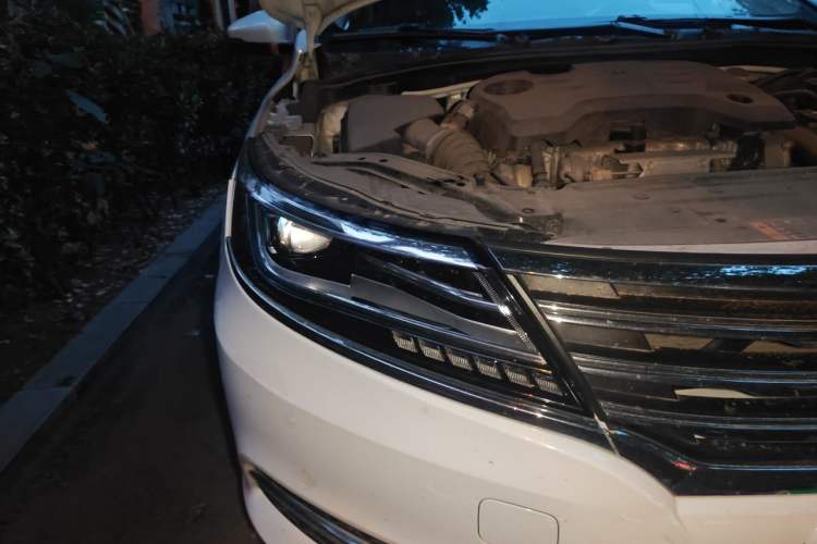 Used Roewe i6 2017 20T Automatic Internet ZhiZun Edition Right Front Headlight