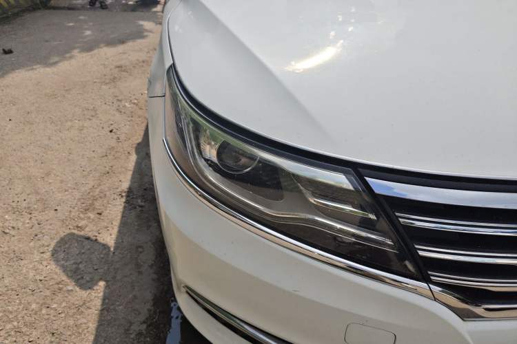 Used Roewe i6 2017 20T Automatic Flagship Edition Right Front Headlight