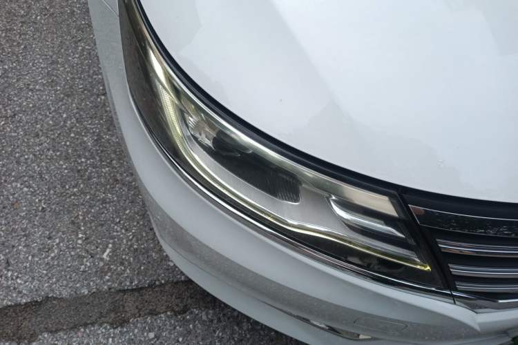 Used Roewe i6 2017 20T Automatic Internet Smart Edition Right Front Headlight