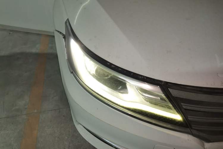 Used Roewe i6 2017 20T Automatic Flagship Edition Right Front Headlight