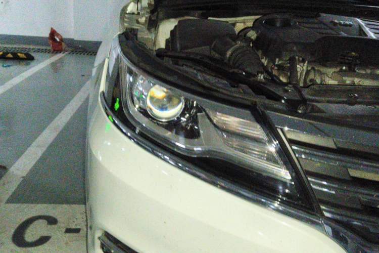 Used Roewe i6 2017 20T Automatic Flagship Edition Right Front Headlight