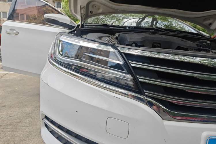 Used Roewe i6 2017 20T Automatic Internet ZhiZun Edition Right Front Headlight