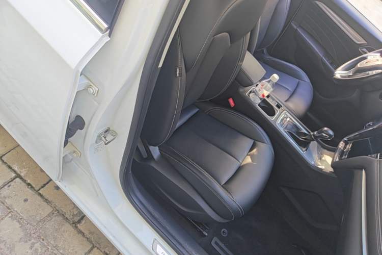 Used Roewe i6 2017 20T Automatic Internet Smart Edition Right Front Seat