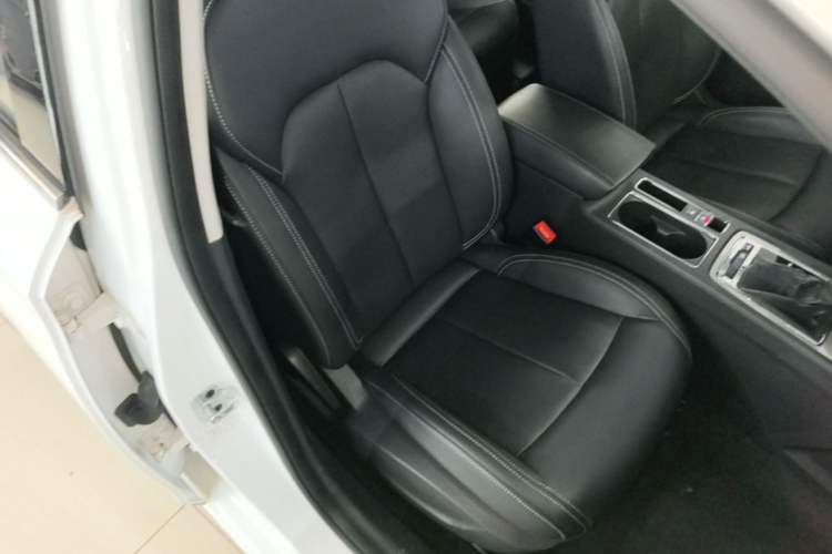 Used Roewe i6 2017 20T Automatic Internet Smart Edition Right Front Seat