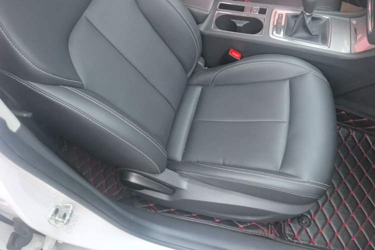 Used Roewe i6 2017 20T Manual Luxury Edition Right Front Seat