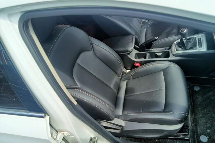 Used Roewe i6 2017 16T Manual Luxury Edition Right Front Seat