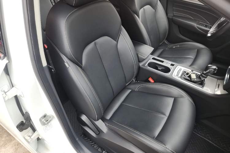 Used Roewe i6 2017 20T Automatic Internet Smart Edition Right Front Seat