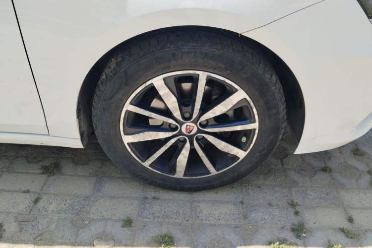 Used Roewe i6 2017 20T Automatic Internet Smart Edition Right Front Wheel Hub