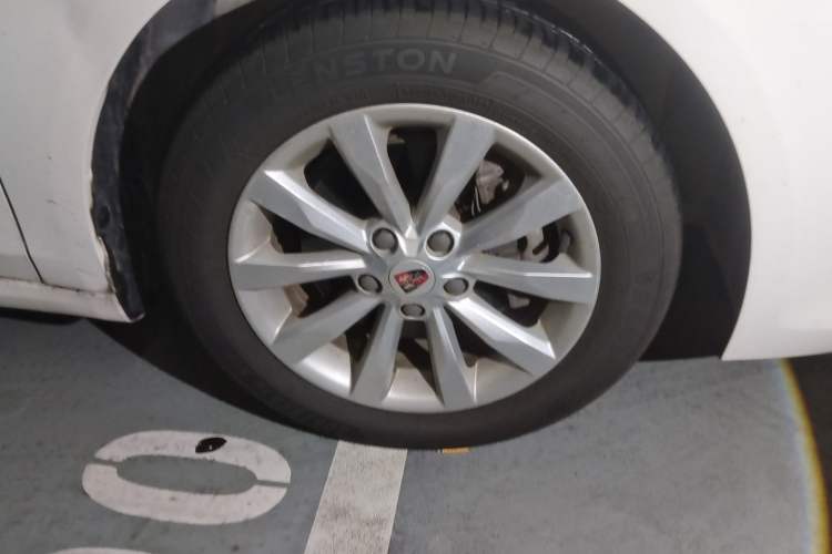 Used Roewe i6 2017 20T Automatic Flagship Edition Right Front Wheel Hub